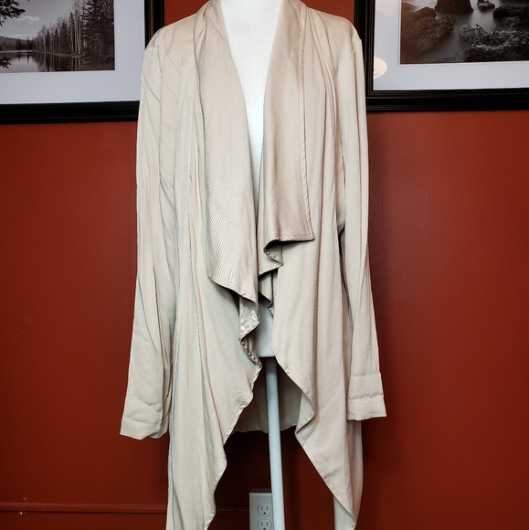 Roz & Ali open jacket - Picture 1 of 8